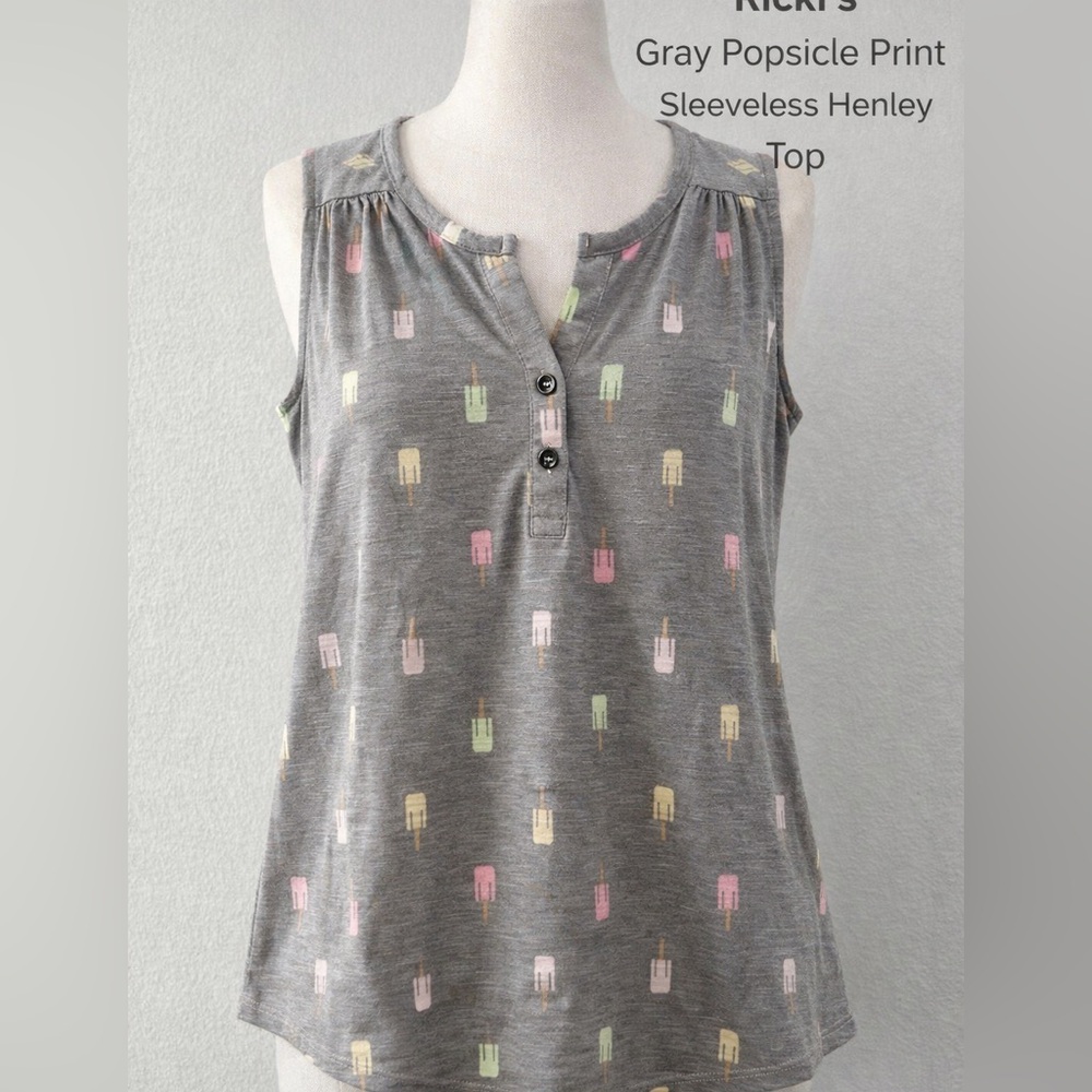 Ricki’s Gray Popsicle Print Sleeveless Henley Top ☀️
